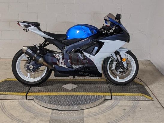2014 Suzuki gsx r600cc available for sale