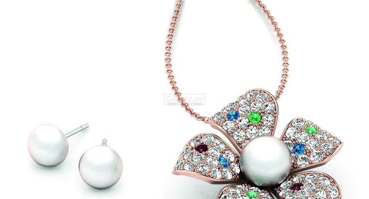 Rose Gold Plated Flower Pendant with Free Pearl Earrings