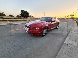 FORD MUSTANG 2013 V6, 3.7L FULLY LOADED ONLY 58000 MILES DRIVEN IN PERFECT CONDITION