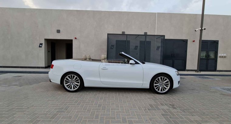 AUDI A5 SOFT TOP CONVERTIBLE , 2.0L , 2012 FULLY LOADED QUATTRO ACCIDENT FREE IN PERFECT CONDITION