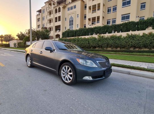 LEXUS LS 460 2007,TOP OF THE LINE.PERFECT CONDITION,SUNROOF,LEATHER SEATS