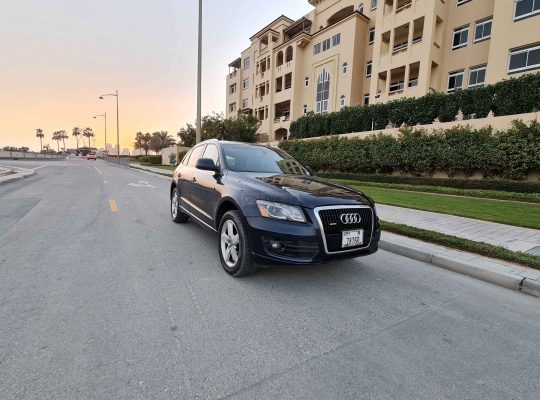 AUDI Q5 2010 TOP OF THE LINE WELL MAINTAINED US SPECS