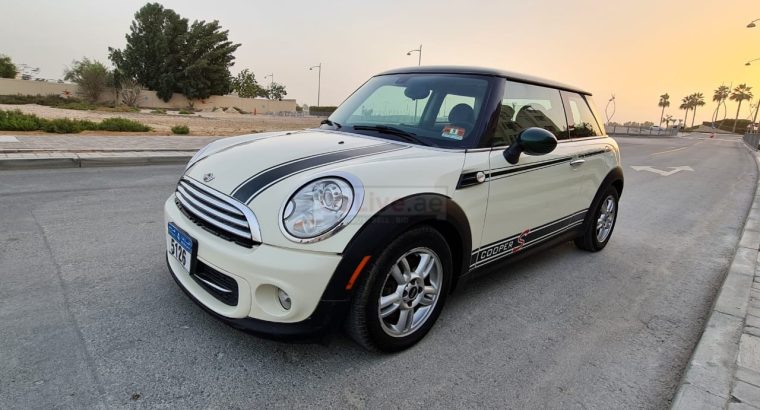 MINI COOPER S 2013 PANORAMIC ROOF , FULLY LOADED IN PERFECT CONDITION