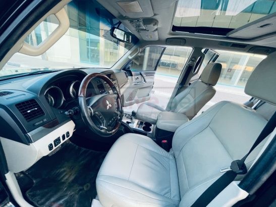 MITSUBISHI PAJERO 2013 GCC SPECS FULLY LOADED WITH SERVICE HISTORY