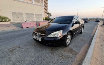 HONDA ACCORD 2006 FULLY LOADED SUNROOF , LEATHER SEATS IN GOOD CONDITION