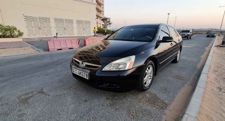 HONDA ACCORD 2006 FULLY LOADED SUNROOF , LEATHER SEATS IN GOOD CONDITION