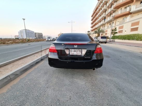 HONDA ACCORD 2006 FULLY LOADED SUNROOF , LEATHER SEATS IN GOOD CONDITION
