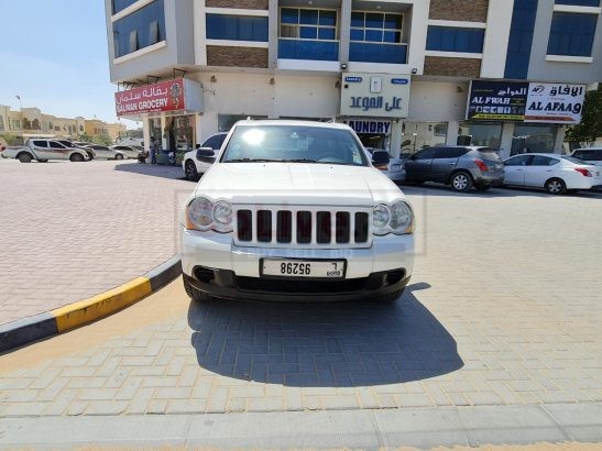 JEEP GRAND CHEROKEE LAREDO 2010 4WD IN PERFECT CONDITION