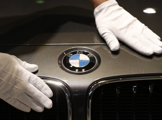 BMW USED AUTO PARTS DEALER ( SHARJAH AUTO PARTS MARKET )
