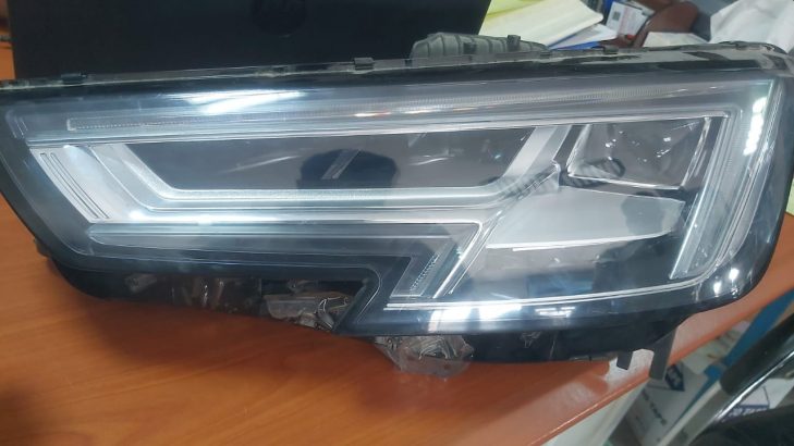 AUDI A4 2017 HEAD LIGHTS