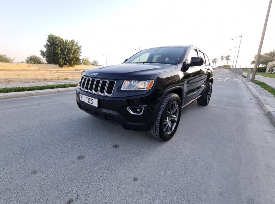 BRAND NEW TYRES JEEP GRAND CHEROKEE LAREDO 4X4 2014 TOP OF THE LINE DONE 85000 MILES