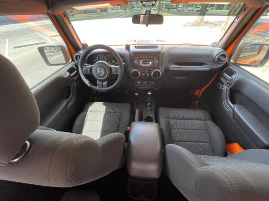 JEEP WRANGLER SPORT 2012 CALL OR WHATSAPP: 0505691262