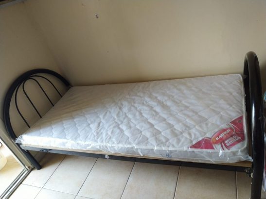 AVAILABLE LADIES BED SPACE UP 700/ DOWN 800/SINGLE EXECUTIVE 850/-