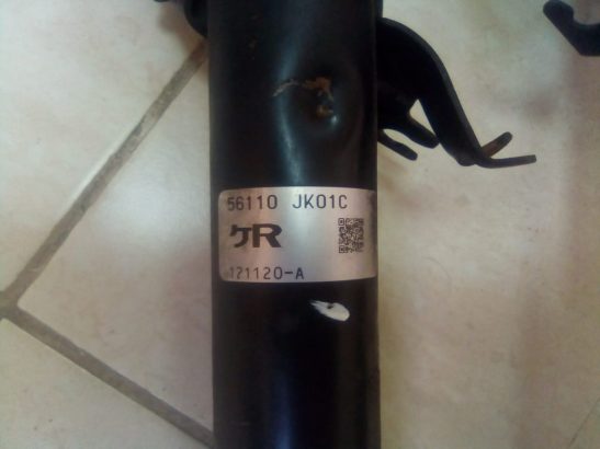 INFINITI G37 FORNT SHOCK ABSORBER LEFT & RIGHT 2009 TO 2013 PART NOS 56111JK01C & 56111JK01C OEM ( Genuine Used Infiniti Parts )