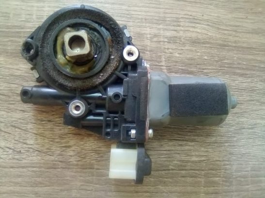 INFINITI 2008 TO 2013 NISSAN WINDOW MOTOR LEFT HAND DRIVER SIDE G25 G35 M35 ALTIMA PART NO 80730 EG000