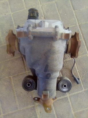 INFINITI G37 A/T REAR DIFFERENTIAL 2010 2011 2012 2013 OEM PART NO 38301-EH56A ( Genuine Used Infiniti Parts )