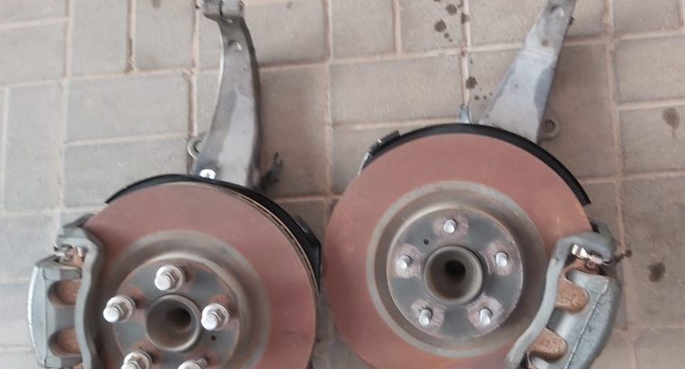 INFINITI G25 G37 2009 TO 2013 FRONT LEFT & RIGHT COMPLETE HUB WITH BRAKE DISC AND WHEEL BEARING