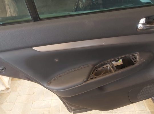 INFINITI G37 G25 SEDAN 2009 TO 2013 REAR LEFT DOOR LHD COMPLETE OEM ( Genuine Used Infiniti Parts )