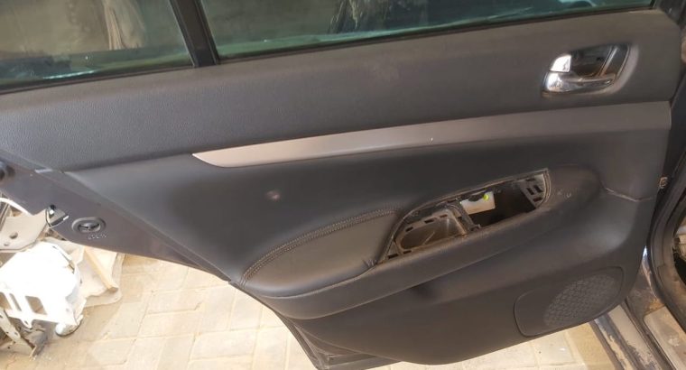 INFINITI G37 G25 SEDAN 2009 TO 2013 REAR LEFT DOOR LHD COMPLETE OEM ( Genuine Used Infiniti Parts )