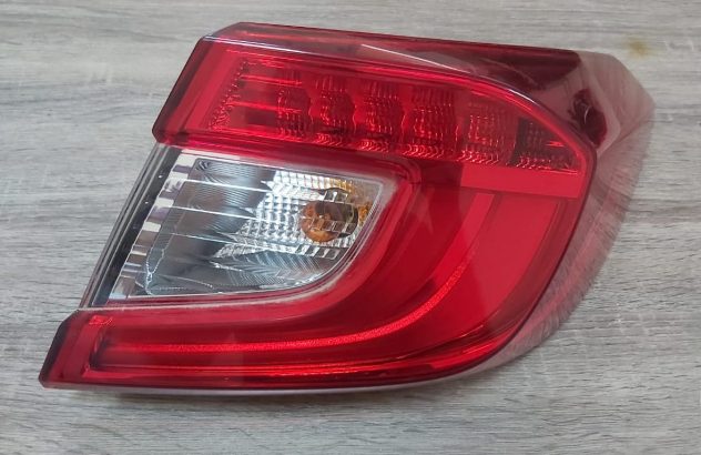 HONDA ACCORD 2018 2019 SEDAN COUPLE REAR RIGHT TAIL LIGHT OEM PART NO 33500-TVA-A013-M1 ( Genuine Used HONDA Parts )