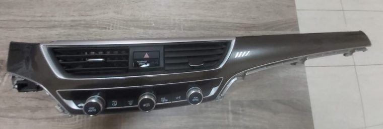 HONDA ACCORD 2018 2019 AC HEATER CLIMATE CONTROL OEM PART NO 79610 TVA A316 M1 ( Genuine Used HONDA Parts )