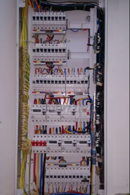 Electrical electrician