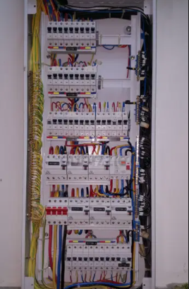 Electrical electrician