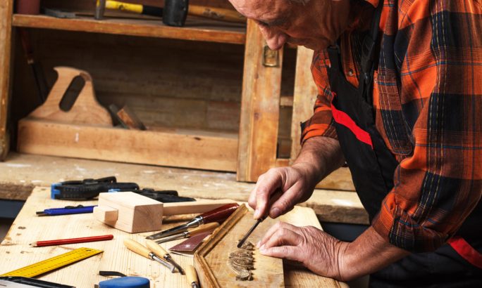 LOW PRICE CARPENTER SERVICE