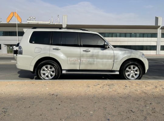 Model 2015 Mitsubishi Pajero GLS