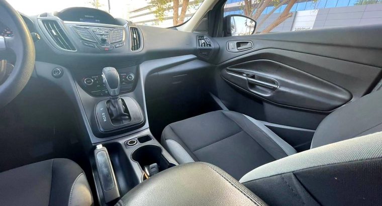 Model 2014 Ford Escape SE Midrange Automatic Gear