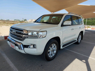 Toyota Land Cruiser 2016 AED 165,000, GCC Spec, Good condition, Full Option, Lady Use, Navigation System, Fog Lights, Negotiable,