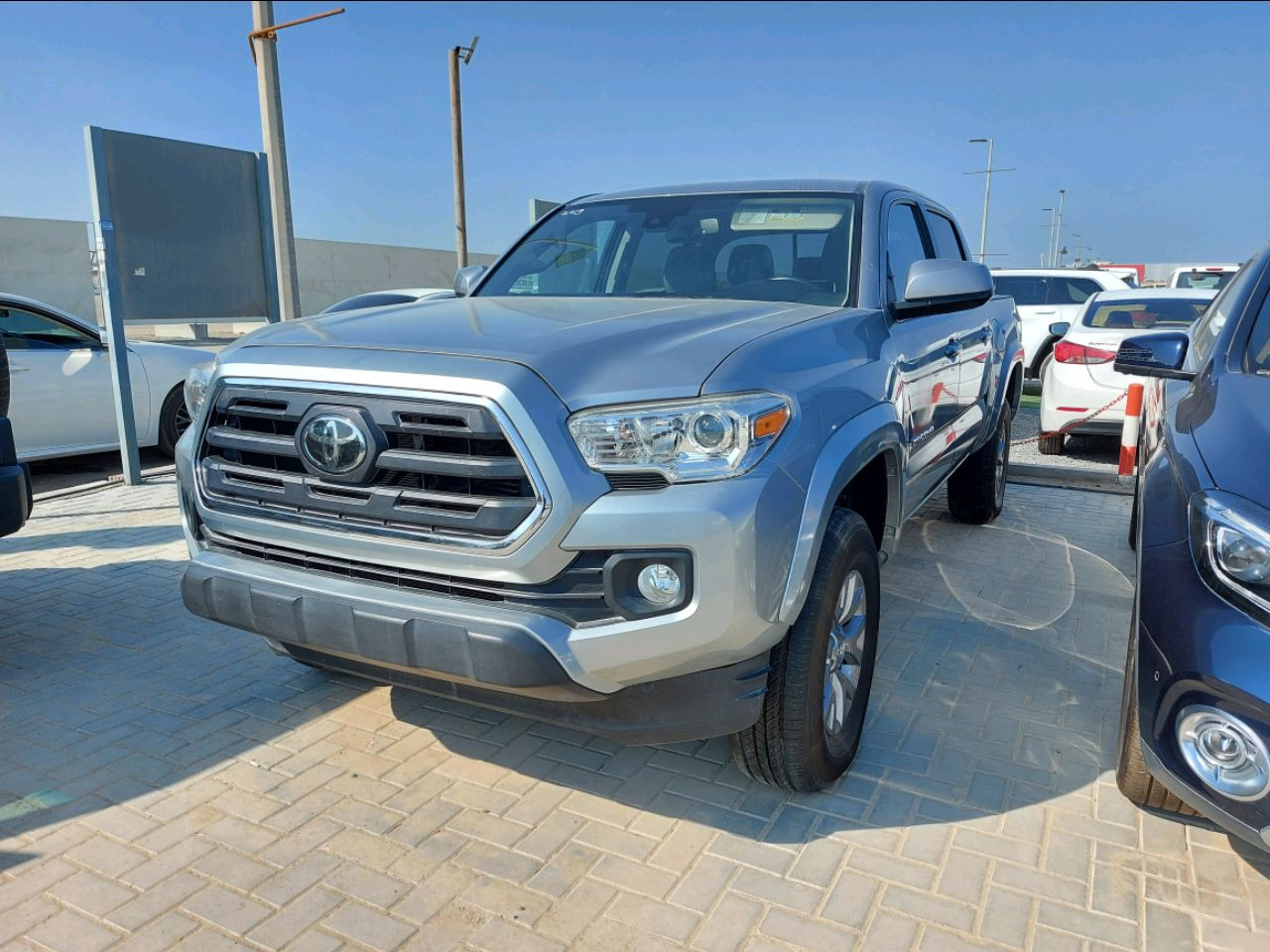 Toyota Tacoma 2019 AED 85,000, Good condition, Warranty, Full Option, US Spec, Navigation System, Fog Lights, Negotiable