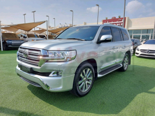 Toyota Land Cruiser 2017 AED 215,000, GCC Spec, Good condition, Warranty, Full Option, Sunroof, Lady Use, Navigation System,