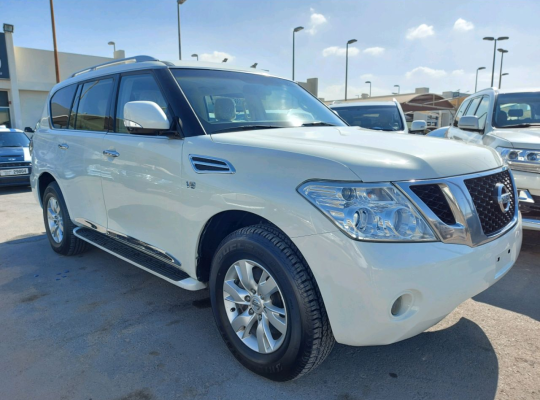 Nissan Patrol 2012 AED 68,000, GCC Spec, Good condition, Full Option, Sunroof, Navigation System, Fog Lights, Negotiable