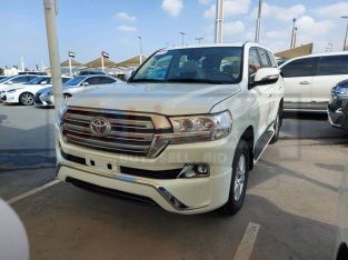 Toyota Land Cruiser 2018 AED 165,000, GCC Spec, Good condition, Full Option, Fog Lights, Negotiable