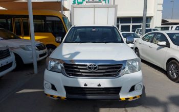 Toyota Hilux 2015 AED 50,000, GCC Spec, Fog Lights, Negotiable