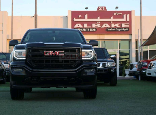 GMC Sierra 2017 AED 108,000, GCC Spec, Good condition, Full Option, Fog Lights, Negotiable