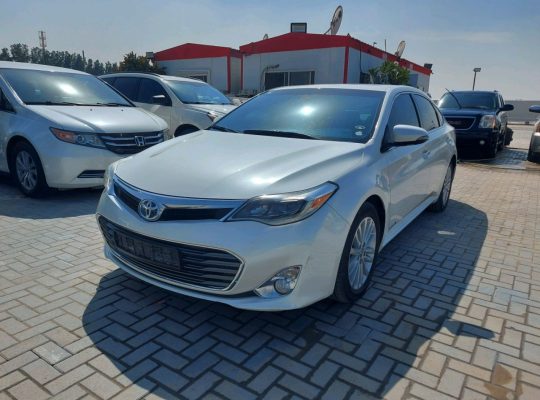 Toyota Avalon 2014 AED 35,000, Full Option, US Spec, Sunroof,