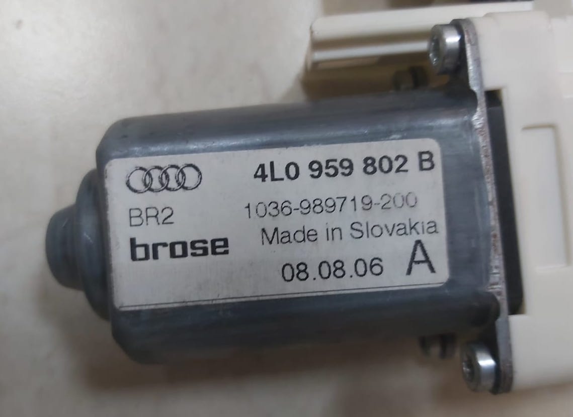 AUDI Q7 2007 TO 2009 FRONT LEFT & BACK RIGHT DOOR WINDOW REGULATOR MOTOR OEM PART NO 4L0959802B ( Genuine Used AUDI Parts )