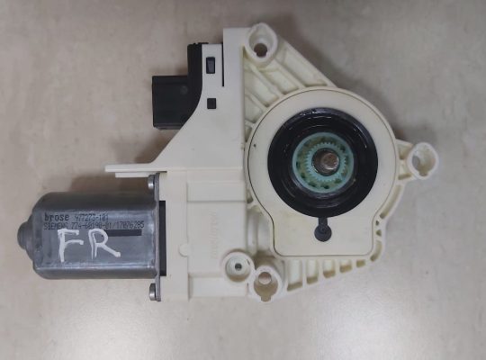AUDI Q7 2006 TO 2009 FRONT RIGHT & BACK LEFT DOOR WINDOW REGULATOR OEM PART NO 4LO959801B ( Genuine Used AUDI Parts )