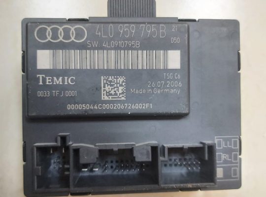 AUDI Q7 2007 TO 2009 BACK LEFT SIDE DOOR CONTROL MODULE OEM PART NO 4L0959795B ( Genuine Used AUDI Parts )