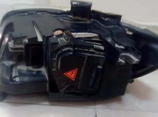 AUDI Q7 2007 2008 2009 2010 RIGHT HEADLIGHT XENON OEM PART NO 4L0941004B ( Genuine Used AUDI Parts )
