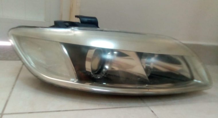 AUDI Q7 2007 2008 2009 2010 RIGHT HEADLIGHT XENON OEM PART NO 4L0941004B ( Genuine Used AUDI Parts )