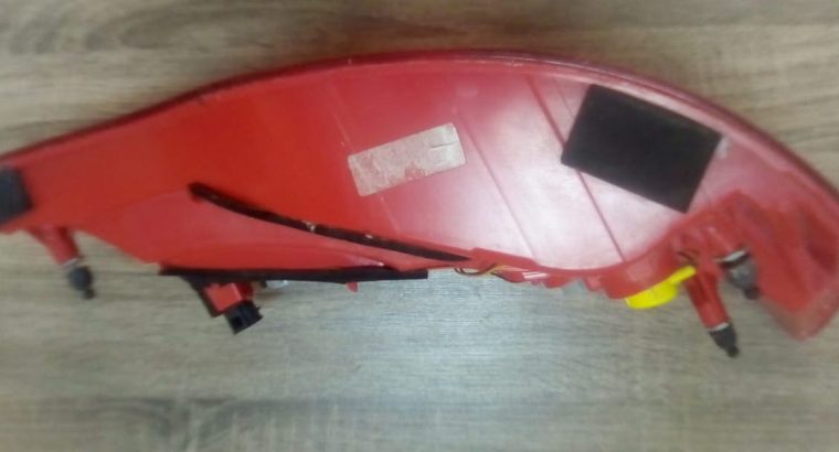 AUDI Q7 2007 2008 2009 REAR RIGHT & LEFT UPPER TAIL LIGHTS PART NOS 4L0945094A & 4L0945093A ( Genuine Used AUDI Parts )