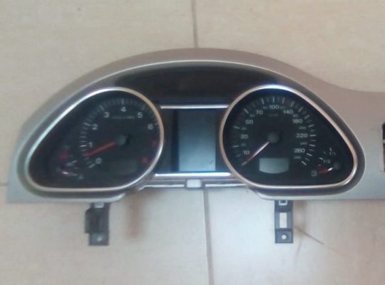 AUDI Q7 2006 2007 2008 2009 INSTRUMENT CLUSTER SPEEDOMETER OEM PART NO 4L0920930J ( Genuine Used AUDI Parts )