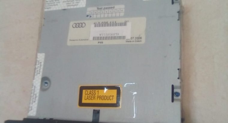 AUDI Q7 2007 2008 2009 MMI 6 CD MULTI CHANGER OEM PART NO 4L0910111A ( Genuine Used AUDI Parts )