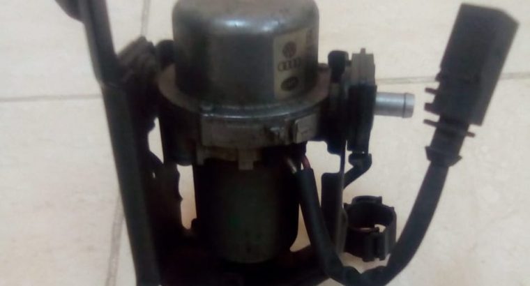 AUDI Q7 BRAKE BOOSTER ELECTRIC VACUUM PUMP OEM PART NO 8E0927317B ( Genuine Used AUDI Parts )