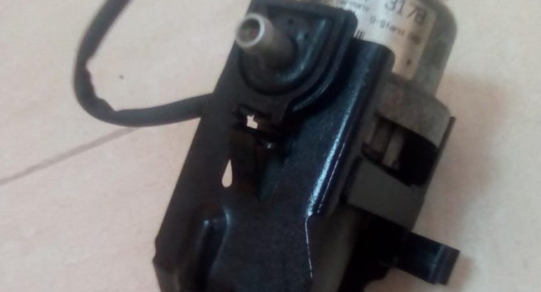 AUDI Q7 BRAKE BOOSTER ELECTRIC VACUUM PUMP OEM PART NO 8E0927317B ( Genuine Used AUDI Parts )