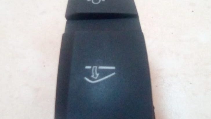 AUDI Q7 2006 2007 2008 2009 GLOVE BOX SWITCH BUTTON CONTROL OEM PART NO 4L1927227 ( Genuine Used AUDI Parts )