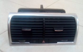 AUDI Q7 2006 TO 2009 Dashboard Center Air Vents OEM PART NO 4L0820951P ( Genuine Used AUDI Parts )